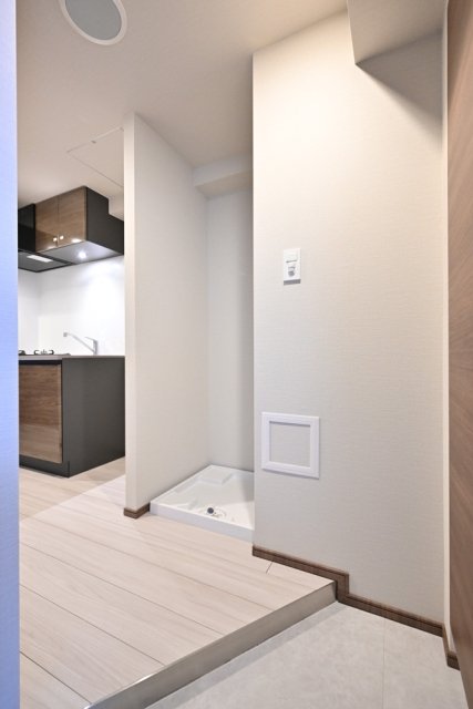 ＧＲＡＮＳＩＴＥ　ＮＡＫＡＭＥＧＵＲＯ8階 玄関