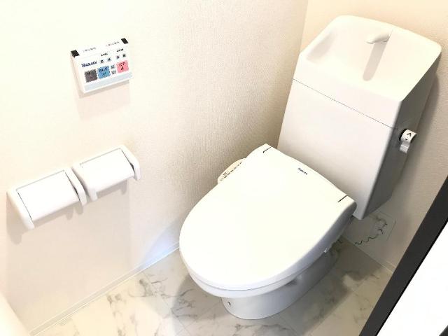 グランルミエール102号室 シャワー付トイレ（イメージ）
