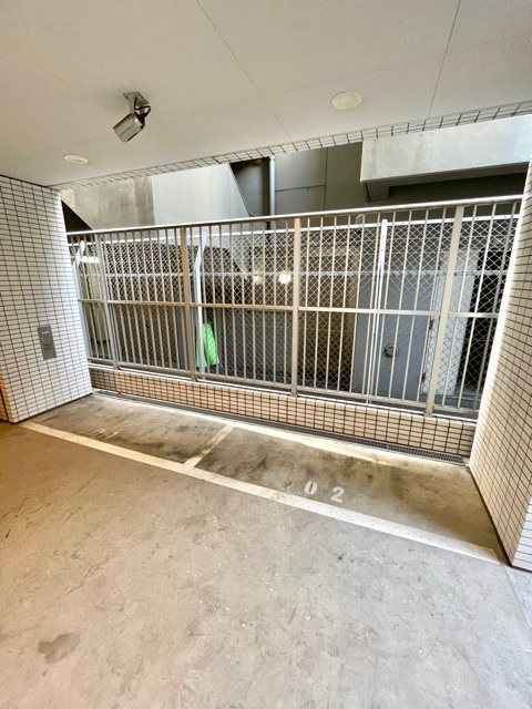 レジディア東麻布12階 バイク置場