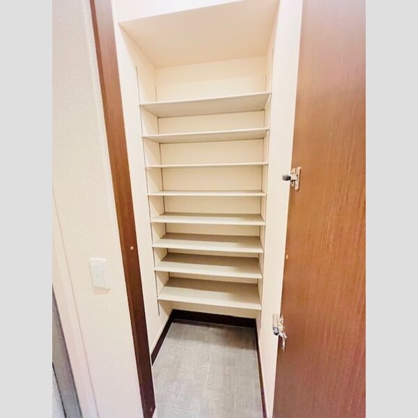 BLESS辻堂103号室 シューズボックス