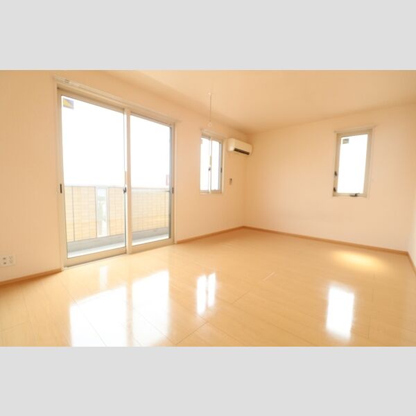 ロイヤルヒル三郷 洋室