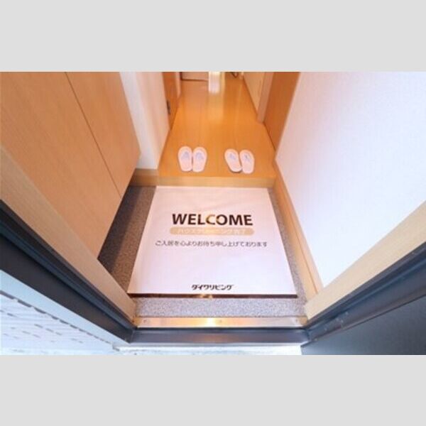 メゾンローレル　Ⅱ105号室 玄関