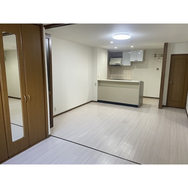 サンライズ大和P-1 リビング