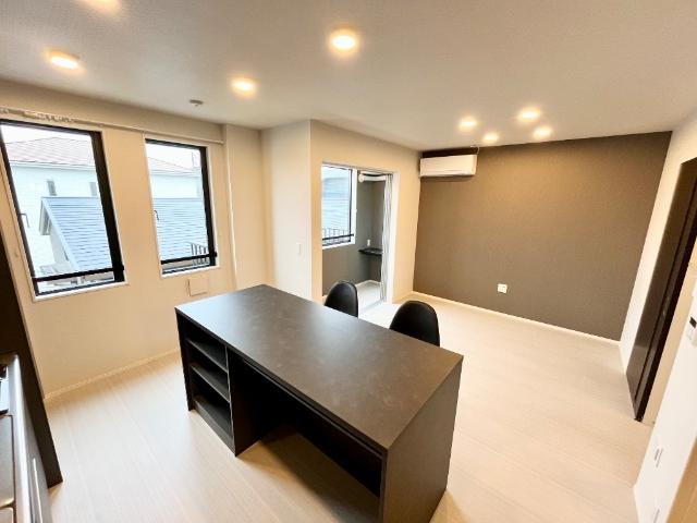 レヴメゾン神山四番館107号室 リビング（イメージ）