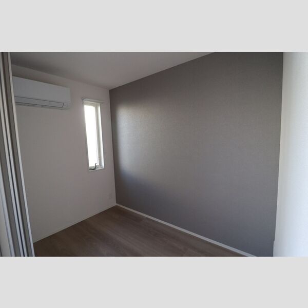 セレスティア白鳥204号室 洋室　約3.1帖