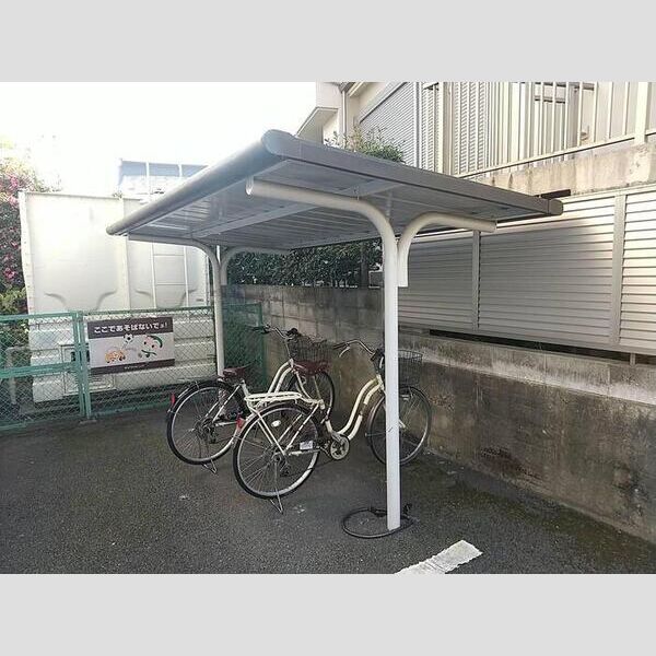 トリヴァンベール蓮根101号室 駐輪場