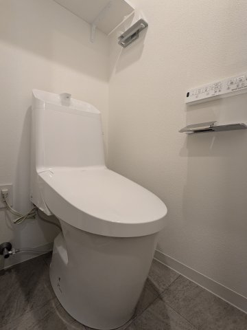 グランピア四谷0201号室 トイレ