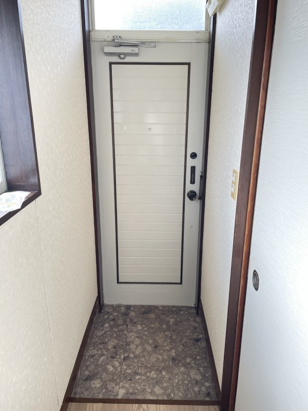 ポエム８８2階 玄関