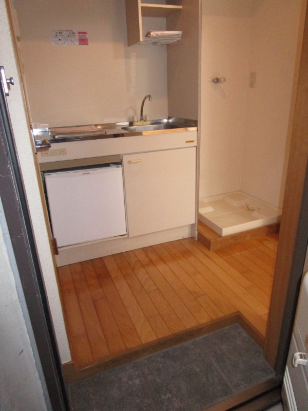 神田宇田川ビル2階 コンパクトな玄関☆