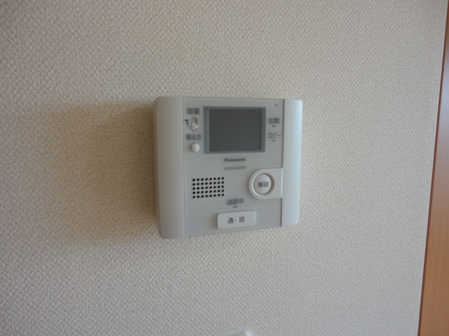 パイン・フィールド　203号室 インターホン