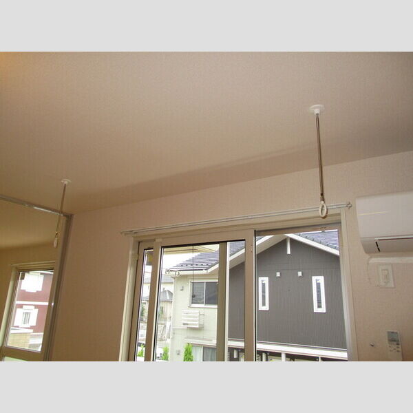 ソフィアコート　弐番館201号室 室内物干し