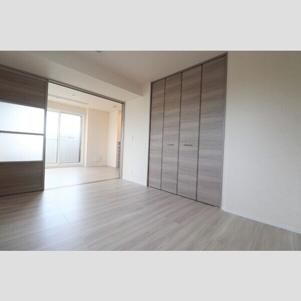 Sunny Hills　A棟 洋室　6.1帖