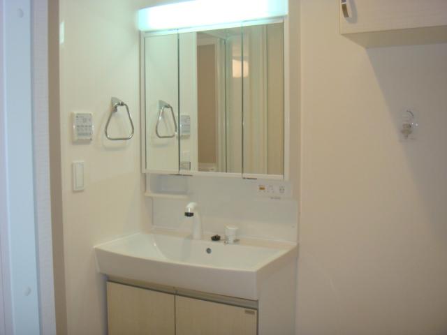 レ・セーナ202号室 洗髪洗面化粧台