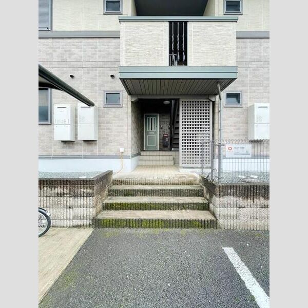 シェル・アジュール105号室 エントランス