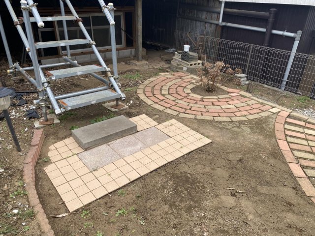 KAMIYAMAスリー 庭