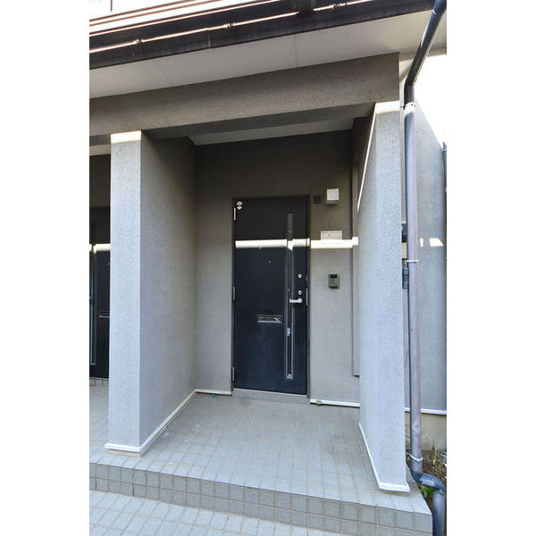 ドルフエハラD エントランス