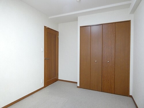 ライオンズマンション渋谷道玄坂11階 洋室約5.2畳　別角度　※内装前