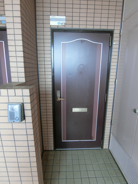 リヴェール高幡７ 玄関