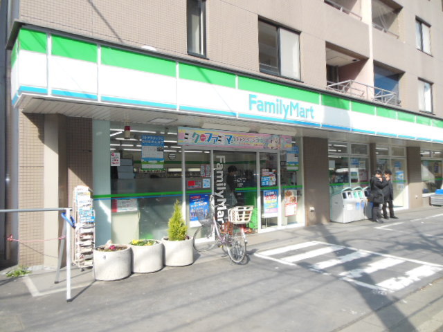 ガラ・グランディ中野6階 「ファミリーマート」