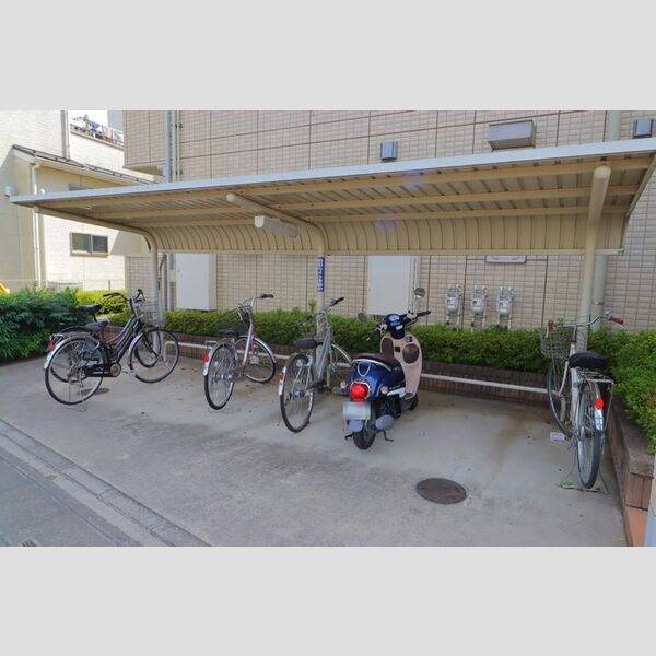 グリーンレジデンスさつき 駐輪場