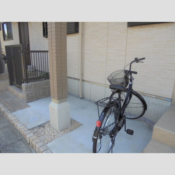 ラ・ルーナ101号室 駐輪場