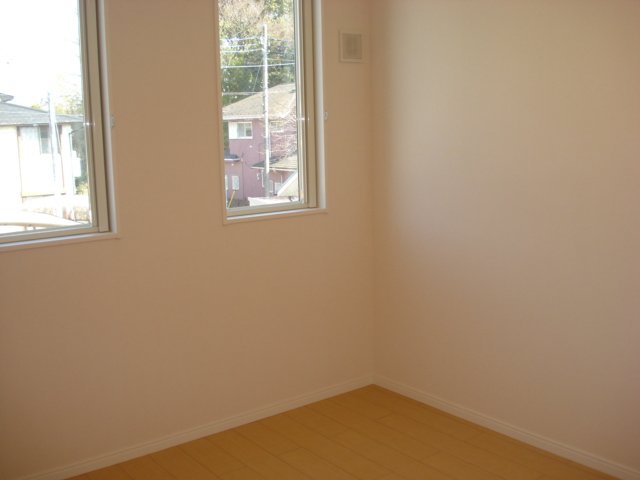 ハッピートモロー203号室 洋室