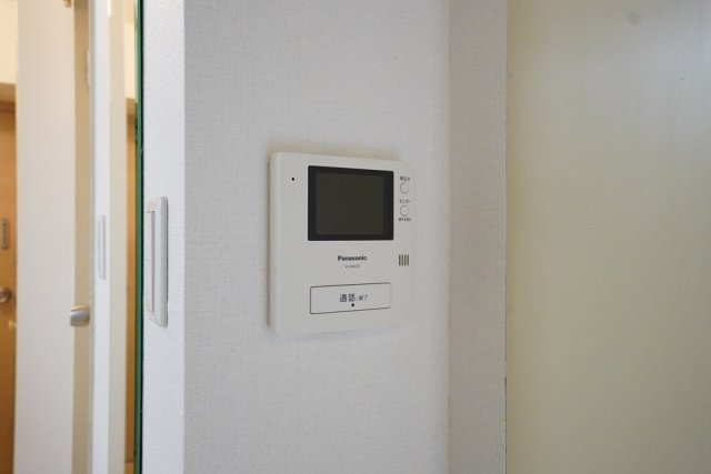 ロイヤルレゾン2階 モニター付インターフォン