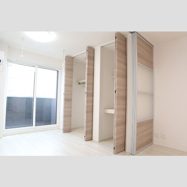 Pedra rio305号室 クローゼットと物入