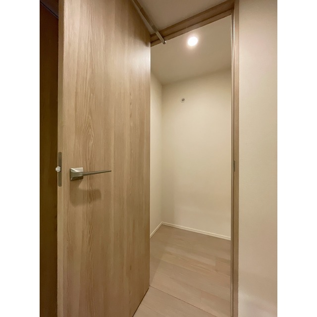 ザ・ケンジントン・レジデンス横濱片倉0111号室 ストレージ（廊下）