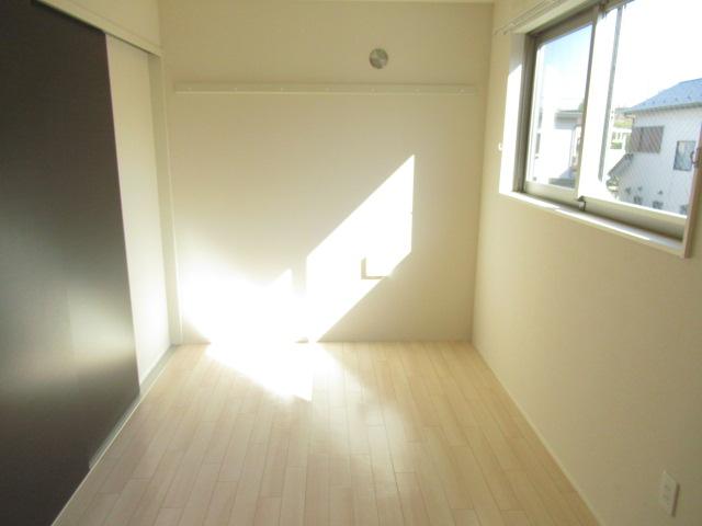 イーストガーデン 洋室