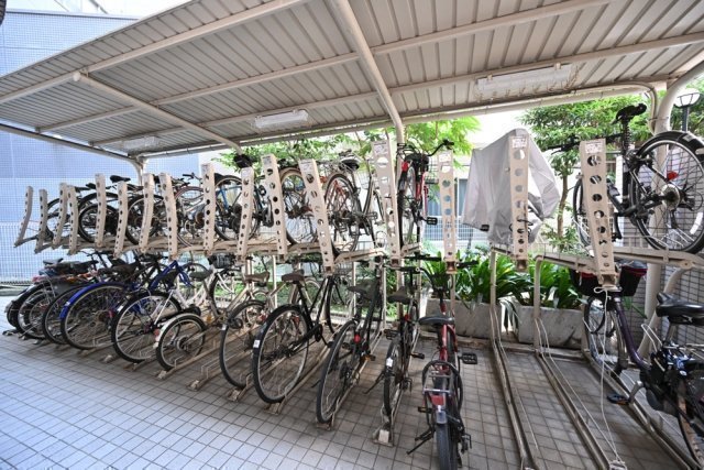 パーク・ノヴァ横浜・参番館11階 駐輪場