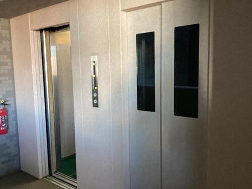 レクセルプラザ本厚木7階 エレベーター