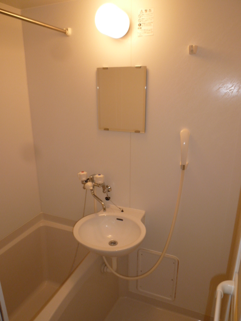 レオパレス青柳205号室 バス・トイレ独立タイプ