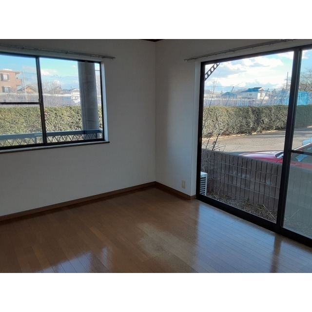 マロンクラッセＥ棟0101号室 洋室2