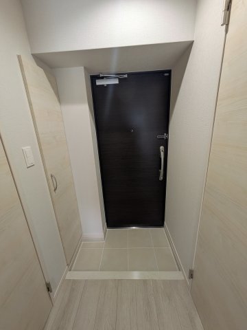 ジェノヴィア六町0308号室 玄関