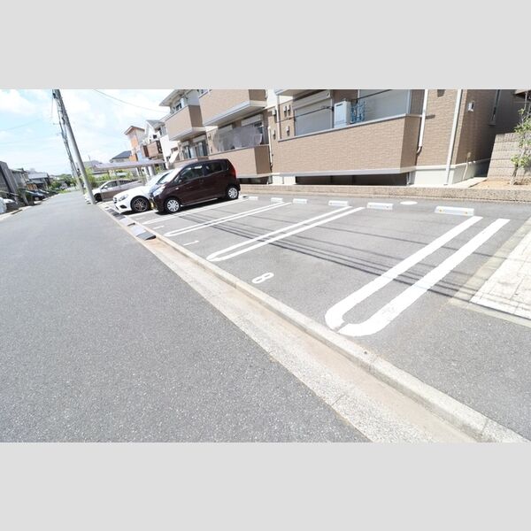 アネモス　B 駐車場