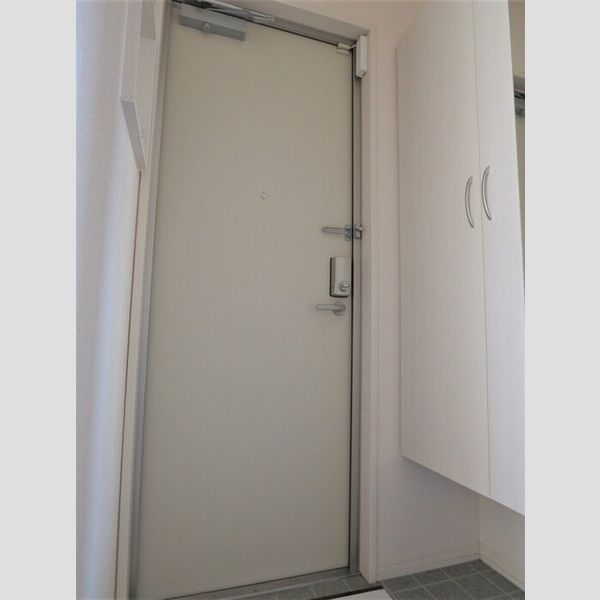 オリーブ302号室 玄関