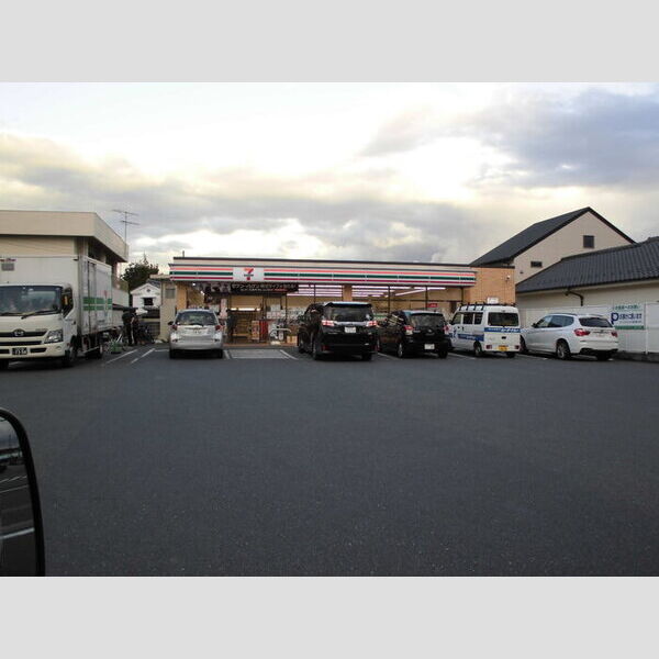 グランドアヴェニュー セブンイレブン