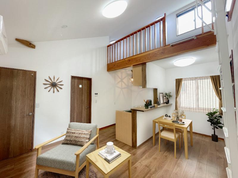 アウローラ 写真の家具はCGです