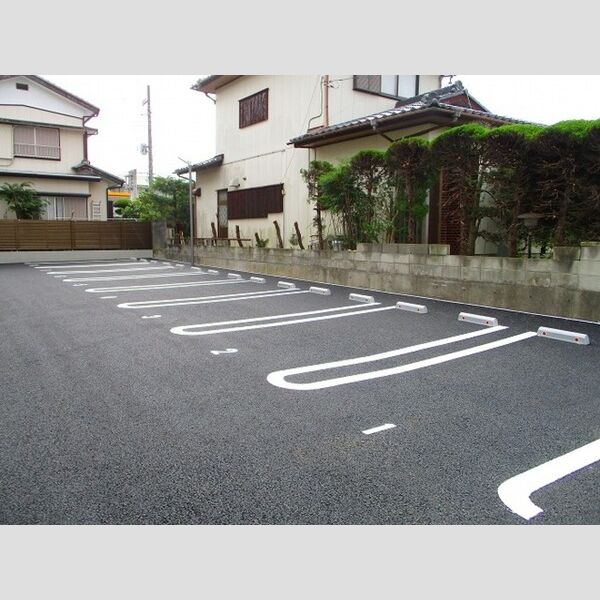 サンシティ大和 駐車場