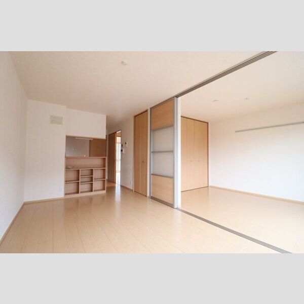 MTアーバンコート リビング　12帖