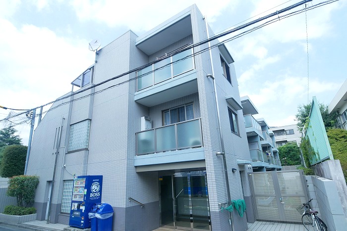 グラントレゾール明大前3階 外観