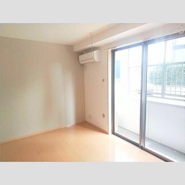 セビラーナ 洋室6.8帖