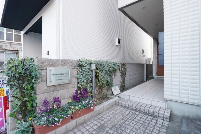 メゾン・ド・ソレイユ千住北1階 エントランス