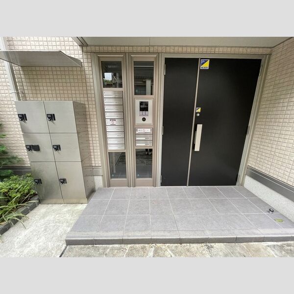 D-room西ヶ原102号室 エントランス