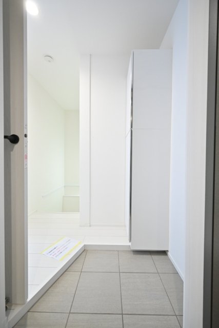 Ｔｈｅ　Ｒｅｓｉｄｅｎｃｅ　Ｎｉｈｏｎｂａｓｈｉ地下1階 玄関