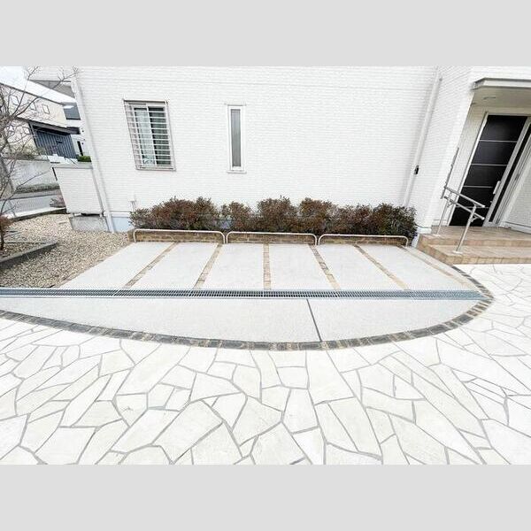 ピアチェボーレ バイク置き場