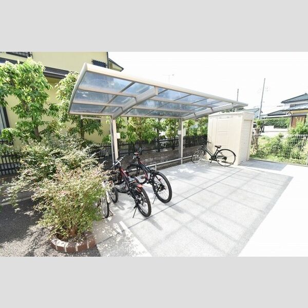 ベルシャイン厚木Ⅱ 駐輪場