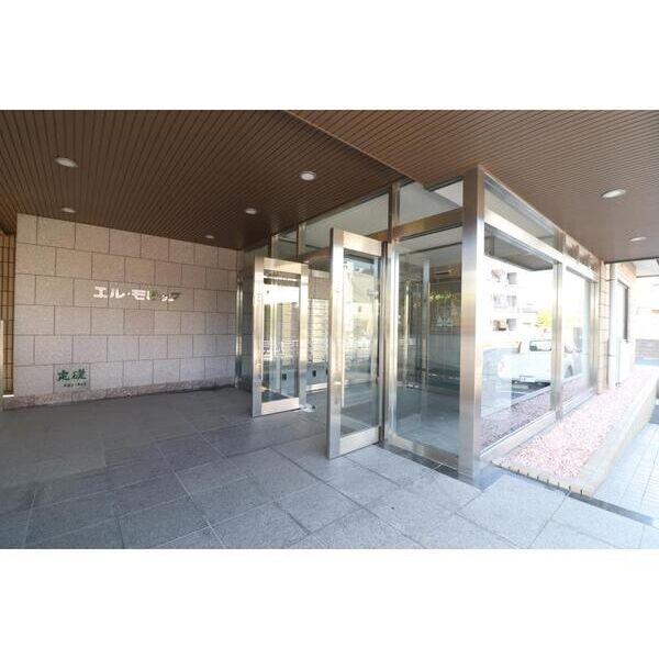 エル・モビック エントランス