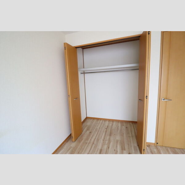 フローラ　椿 クローゼット